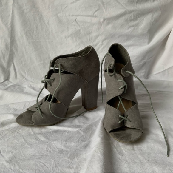 New Look Shoes - New Look UK brand gray block suede heels 8,5 (39eu) size